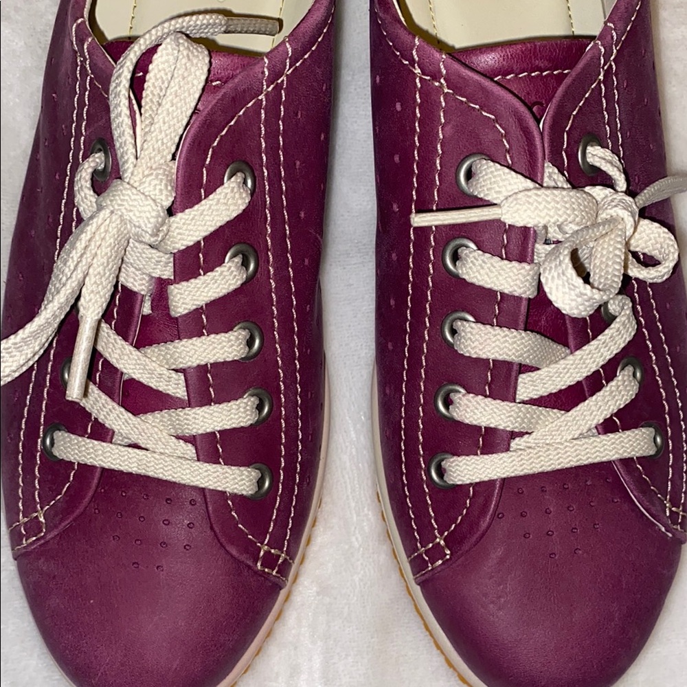 NWOT Ecco Women's Purple Casual Leather Sneakers